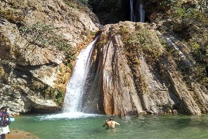 neer-gaddu-waterfall